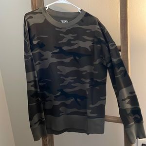 Camo pullover